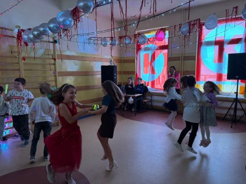 Uczniowie-podczas-zabawy-Andrzejkowej-10