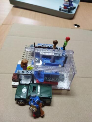 Konstrukcie-z-kolockow-Lego-wykonane-przez-wybranych-uczniow-podczas-konkursu-Barwny-Lego-Motyl-1