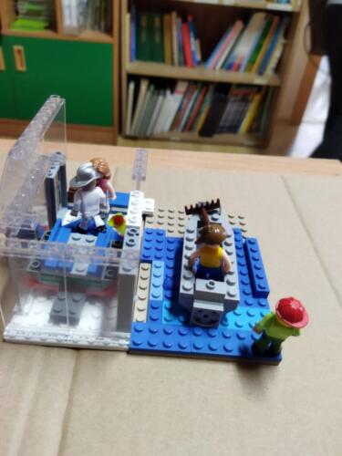 Konstrukcie-z-kolockow-Lego-wykonane-przez-wybranych-uczniow-podczas-konkursu-Barwny-Lego-Motyl-2