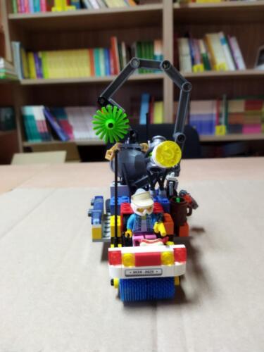 Konstrukcie-z-kolockow-Lego-wykonane-przez-wybranych-uczniow-podczas-konkursu-Barwny-Lego-Motyl-6