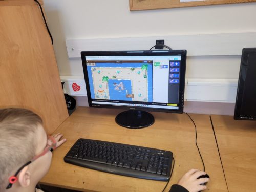 Uczniowie-podczas-Tygodnia-Kodowania-6