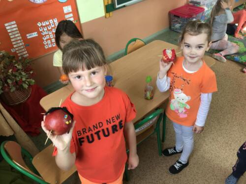 Dzieci-podczas-obchodow-Dnia-Jablka-12