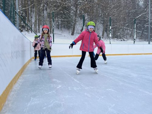 Dzien-Sportow-Zimowych-lodowisko-w-Niedzicy-1 (1)