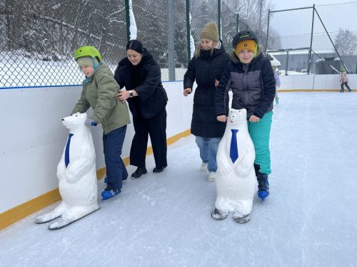 Dzien-Sportow-Zimowych-lodowisko-w-Niedzicy-3