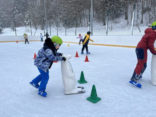Dzien-Sportow-Zimowych-lodowisko-w-Niedzicy-5 (1)
