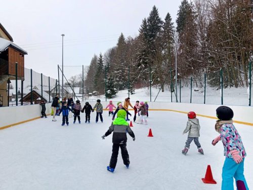 Dzien-Sportow-Zimowych-lodowisko-w-Niedzicy-6 (1)