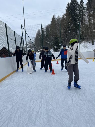 Dzien-Sportow-Zimowych-lodowisko-w-Niedzicy-8