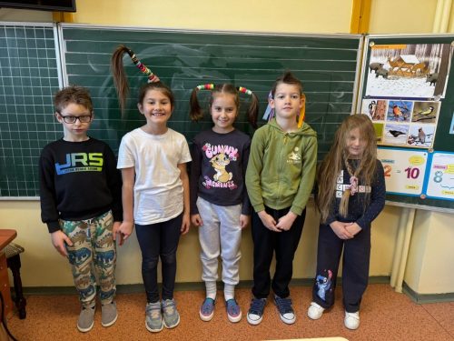 Dzien-Szalonej-Fryzury15