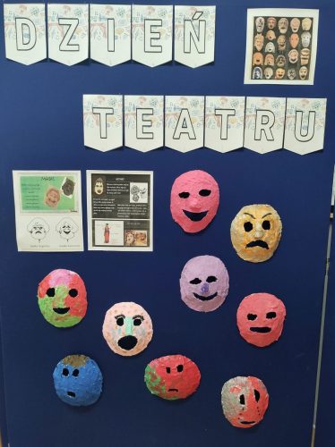 Maski-wykonane-przez-uczniow-z-okazji-Dnia-Teatru-1