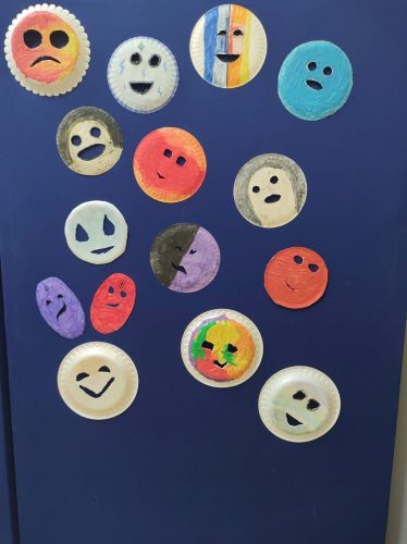 Maski-wykonane-przez-uczniow-z-okazji-Dnia-Teatru-3