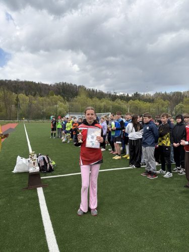 Gminne-zawody-w-pilce-noznej-kl.-IV-VI-boisko-trawiaste-w-Niedzicy-3