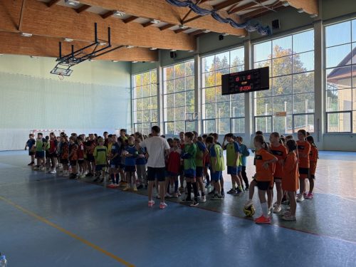 Gminne-zawody-w-pilke-nozna-dla-klas-4-6-w-Lapszach-Niznych-1