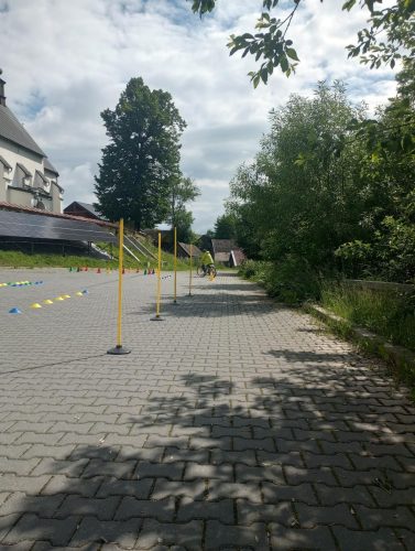 Uczniowie-klasy-IV-podczas-egzaminu-na-karte-rowerowa-1