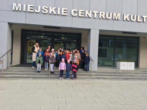 Wyjazd-uczniow-kl.-I-III-do-MOK-u-w-Nowym-Targu-Na-przedstawienie-teatralne