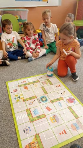 Zajecia-w-przedszkolu-z-wykorzystaniem-robota-edukacyjnego-1