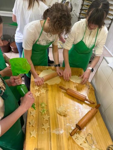 Warsztaty-cukiernicze-uczniow-kl.-VII-i-VIII-11