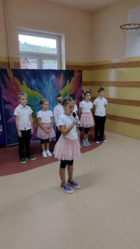 Slubowanie-pierwszoklasistow-wystep-uczniow-klasy-II