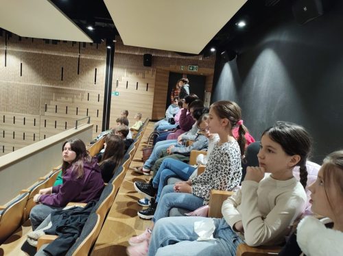 Spektakl teatralny pt. W pustyni i w sieci