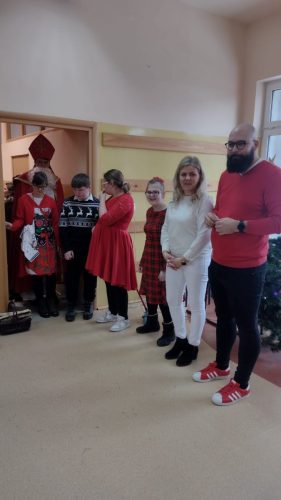 Wzruszajace-spotkanie-z-grupa-Czastki-elementarne-z-Czerwiennego-1