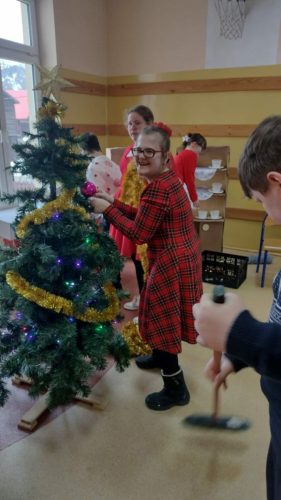 Wzruszajace-spotkanie-z-grupa-Czastki-elementarne-z-Czerwiennego-1 (1)