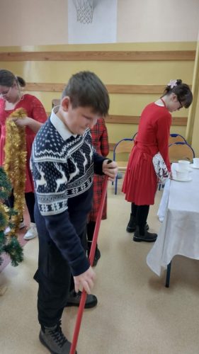 Wzruszajace-spotkanie-z-grupa-Czastki-elementarne-z-Czerwiennego-20 (1)