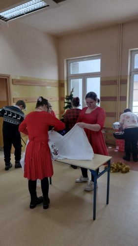 Wzruszajace-spotkanie-z-grupa-Czastki-elementarne-z-Czerwiennego-6 (1)