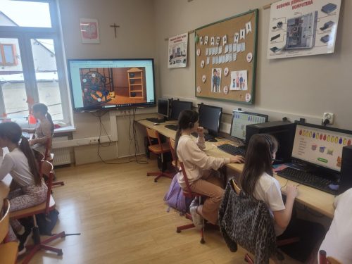 Uczniowie-na-lekcjach-informatyki-podczas-Dnia-Bezpiecznego-Internetu-10