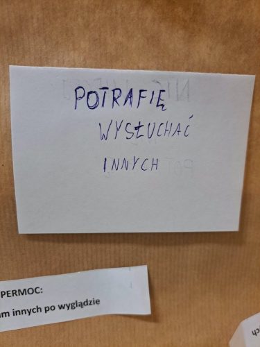 Tydzien-Przeciwdzialania-Przemocy-Rowiesniczej-plakat-Moje-Supermoce-3