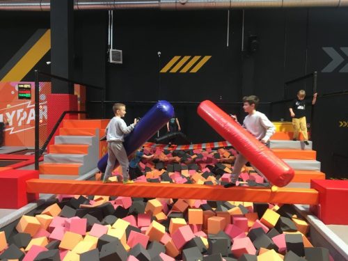 Uczniowie-kl.-I-III-w-parku-trampolin-2