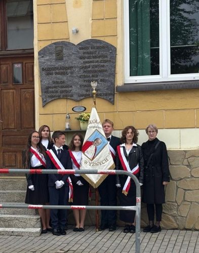 Udzial-pocztu-sztandarowego-w-XXV-Dniu-Papieskim-1