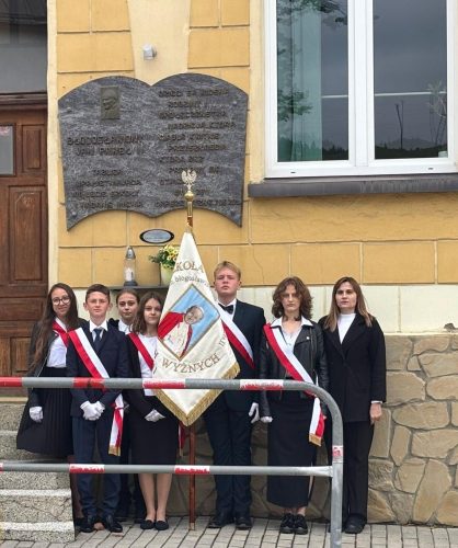 Udzial-pocztu-sztandarowego-w-XXV-Dniu-Papieskim-2