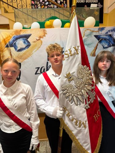 Nowy-sklad-pocztu-sztandarowego