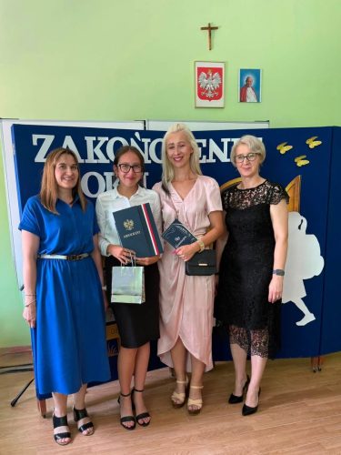 Wreczenie-wyroznien-dla-uczniow-i-listow-gratuacyjnych-dla-rodzicow-13