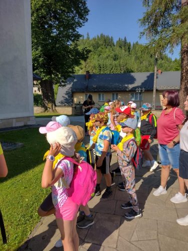 SPACER-Z-BLOGOSLAWIONYM-–-WYCIECZKA-UCZNIOW-KLAS-I–III-DO-LAPSZ-NIZNYCH-19