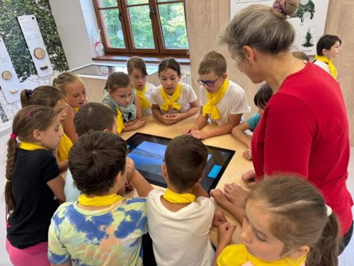 SPACER-Z-BLOGOSLAWIONYM-–-WYCIECZKA-UCZNIOW-KLAS-I–III-DO-LAPSZ-NIZNYCH-30