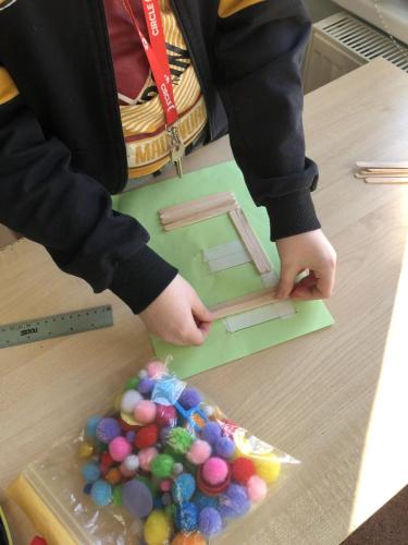 Prace-wykonywane-podczas-realizacji-projektu-edukacyjnego-Multisensoryczne-poznawanie-swiata-tworzenie-napisu-Kreatywnosc-10