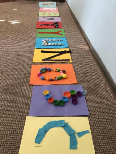 Prace-wykonywane-podczas-realizacji-projektu-edukacyjnego-Multisensoryczne-poznawanie-swiata-tworzenie-napisu-Kreatywnosc-12