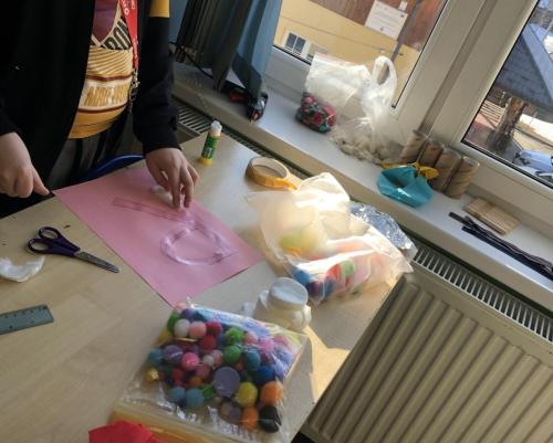 Prace-wykonywane-podczas-realizacji-projektu-edukacyjnego-Multisensoryczne-poznawanie-swiata-tworzenie-napisu-Kreatywnosc-9