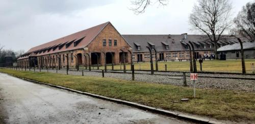 Wycieczka-uczniow-kl.-8-do-Miejsca-Pamieci-i-Muzeum-Auschwitz-Birkenau-2