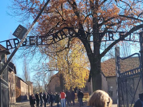 Uczniowie-klasy-8-na-wyciecze-w-Oswiecimiu-2