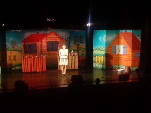 Spektakl-teatralny-pt.-Przyjaciele-z-Bullerbyn-w-MOK-w-Nowym-Targu-1