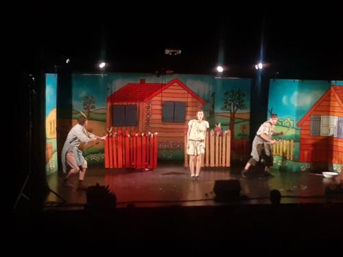 Spektakl-teatralny-pt.-Przyjaciele-z-Bullerbyn-w-MOK-w-Nowym-Targu-2