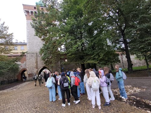 Uczniowie-kl.-V-VIII-podczas-wyjzadu-do-Krakowa-w-ramach-projektu-Poznaj-Malopolske-18