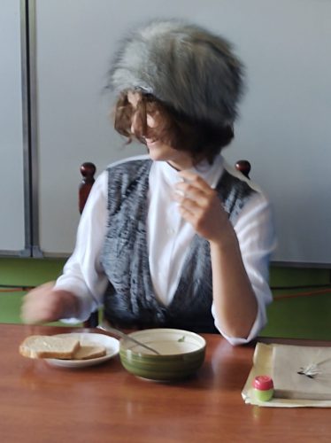Inscenizacja-dramatu-Fredry-Zemsta-w-wykonaniu-siodmoklasistow-2