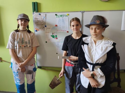 Inscenizacja-dramatu-Fredry-Zemsta-w-wykonaniu-siodmoklasistow-3