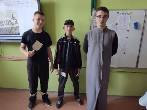 Inscenizacja-dramatu-Fredry-Zemsta-w-wykonaniu-siodmoklasistow-7